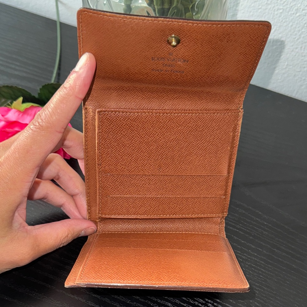 Louis Vuitton VINTAGE Compact Monogram Wallet - Picture 3 of 11